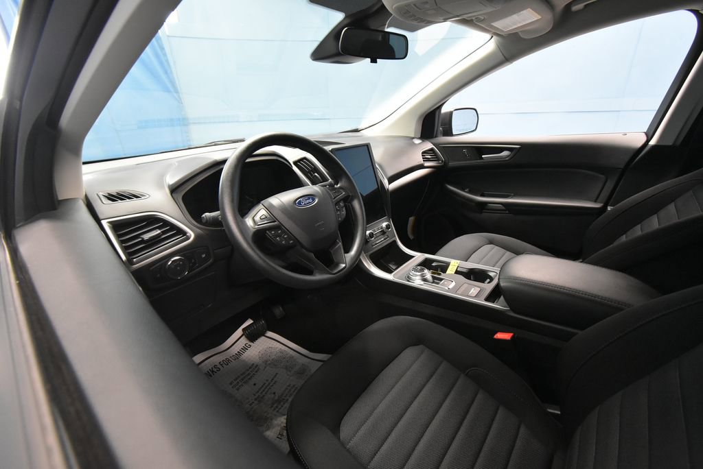 2024 Ford Edge SE photo 2