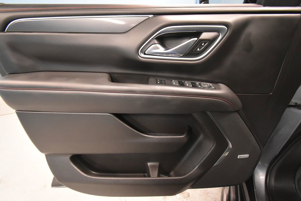 2021 Chevrolet Suburban RST photo 4