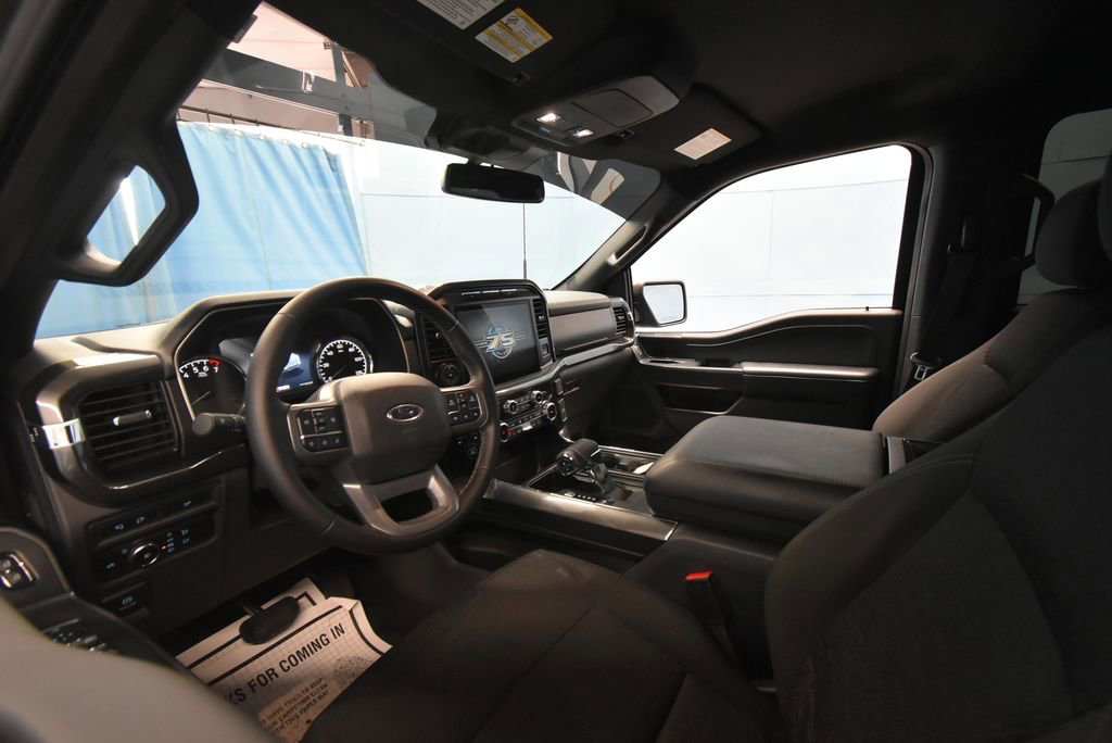 2023 Ford F-150 XLT photo 2