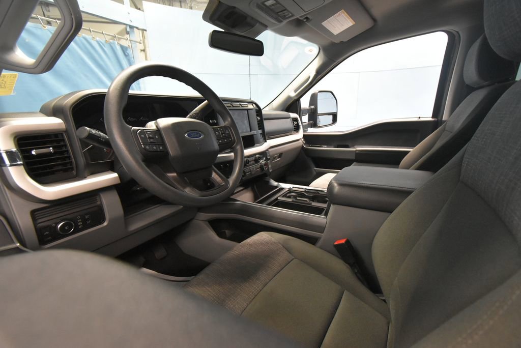 2023 Ford F-250 XLT photo 3