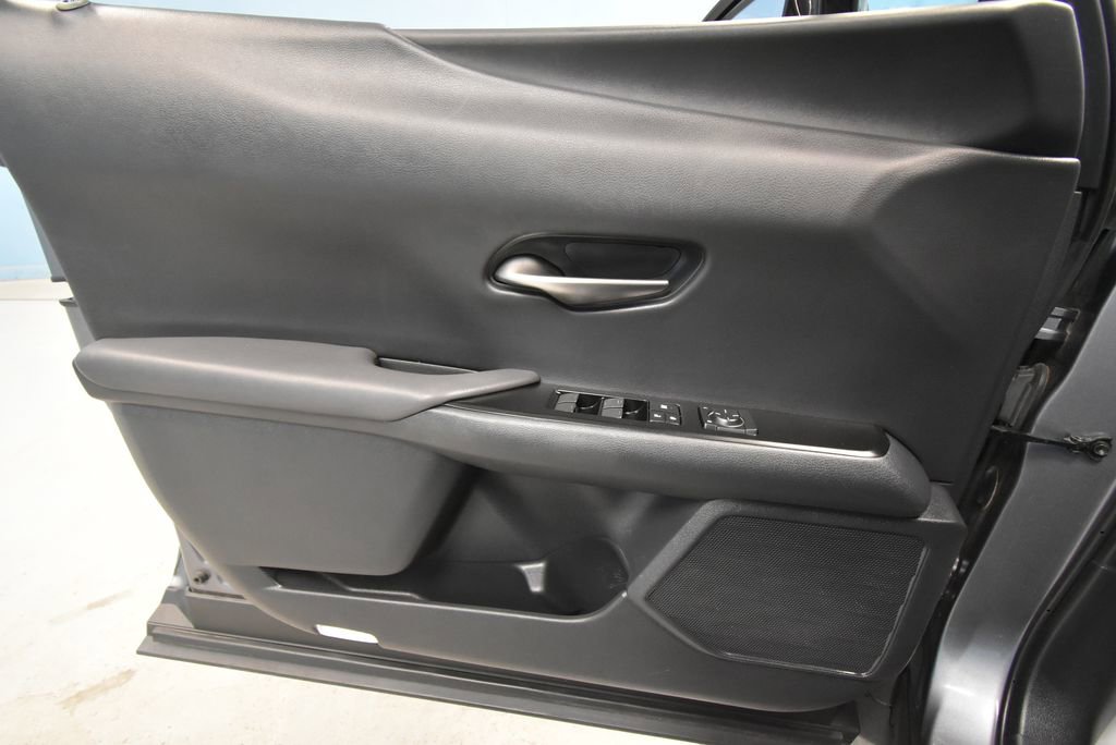 2019 Lexus UX 250h Premium F SPORT photo 3