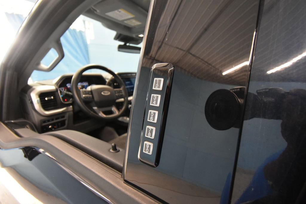 2023 Ford F-150 XLT photo 3
