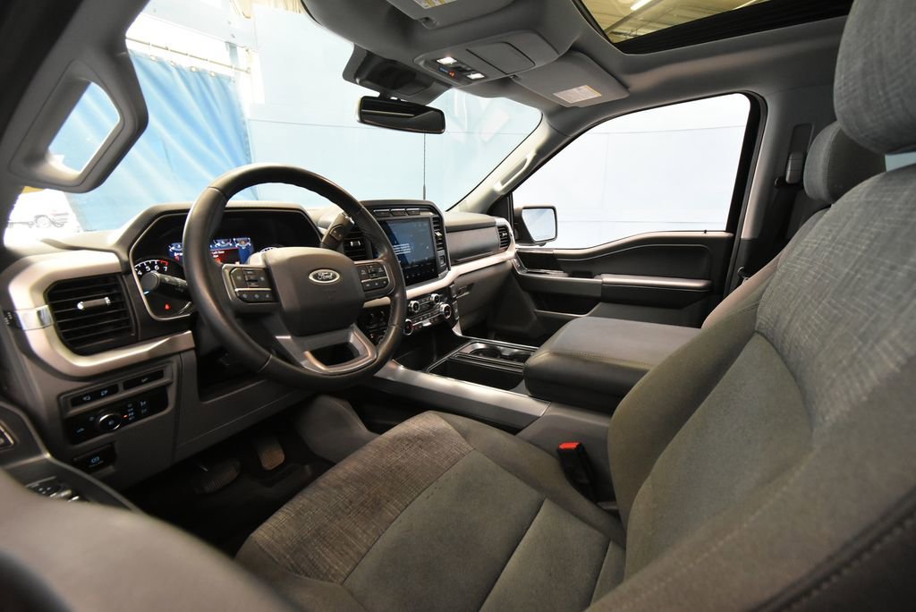2023 Ford F-150 XLT photo 2