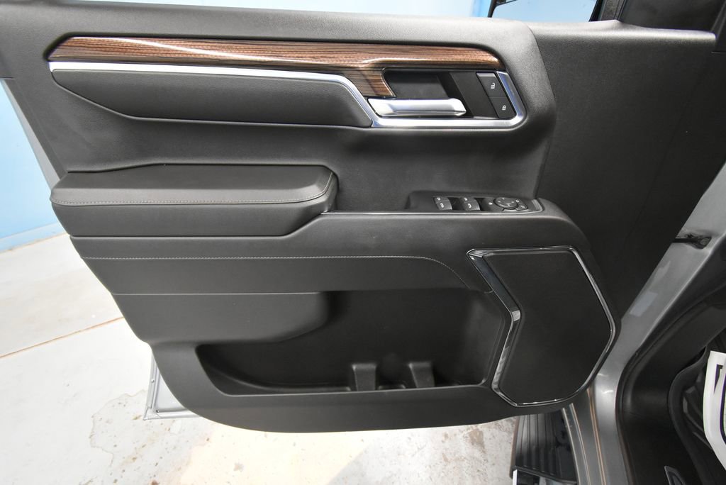 2024 Chevrolet Silverado 1500 LT photo 4