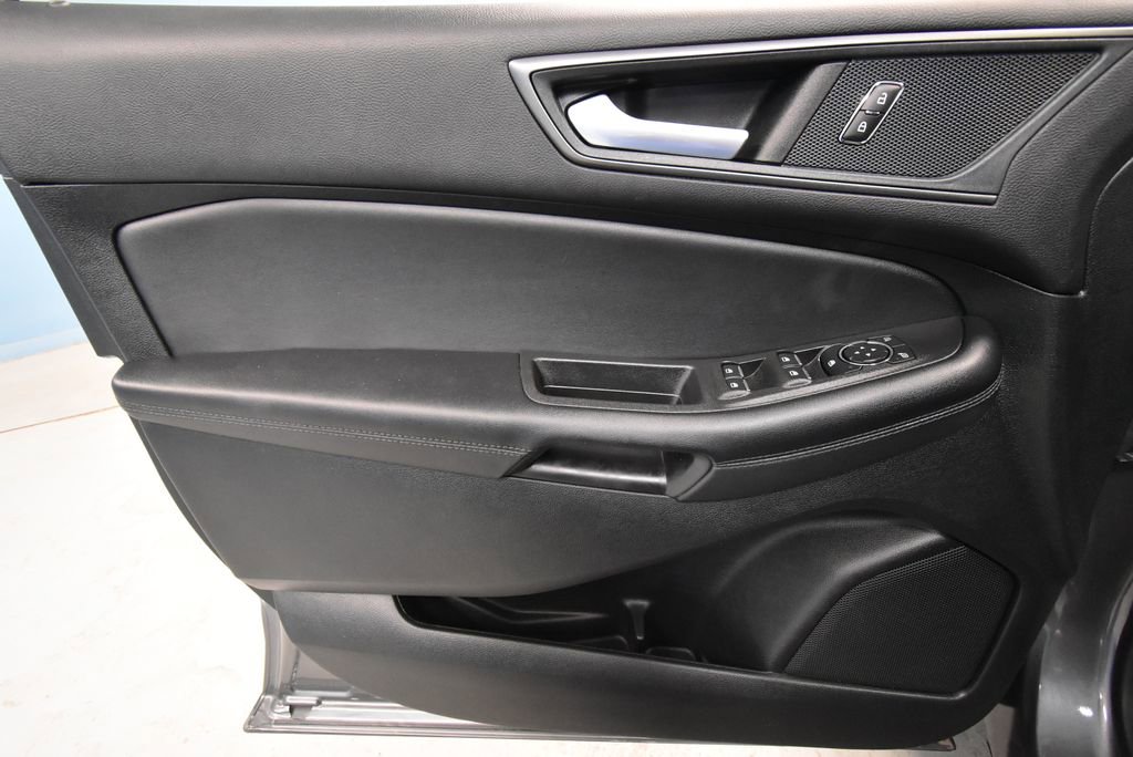2024 Ford Edge SE photo 3