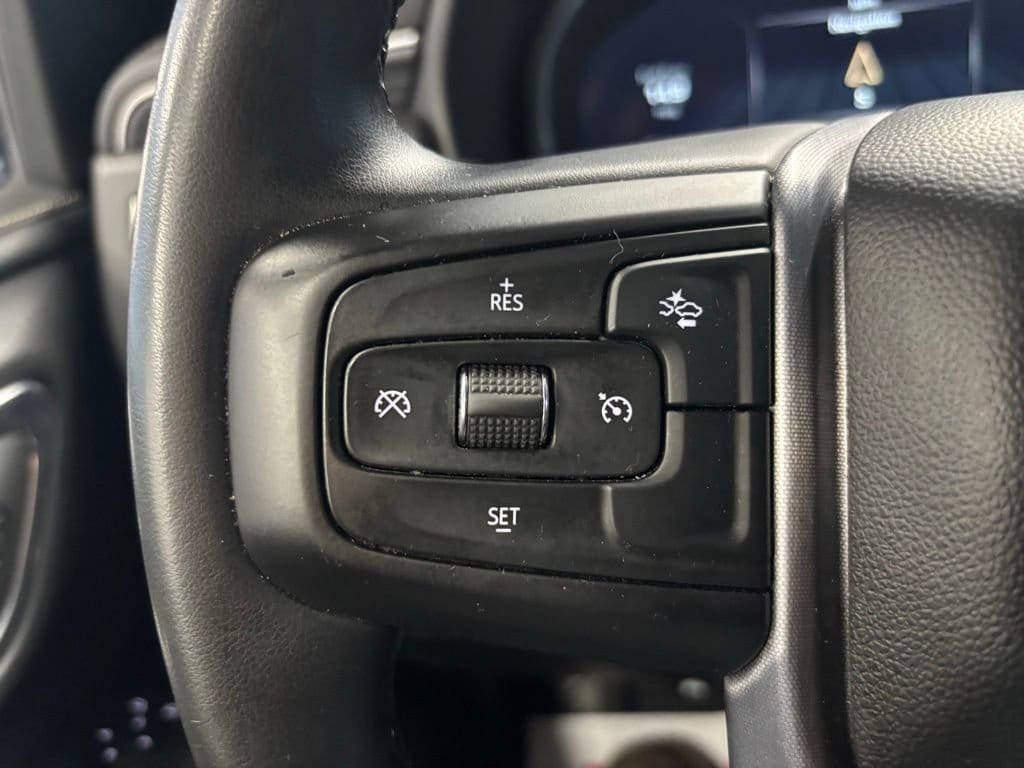 2023 GMC Yukon SLT - Photo 13