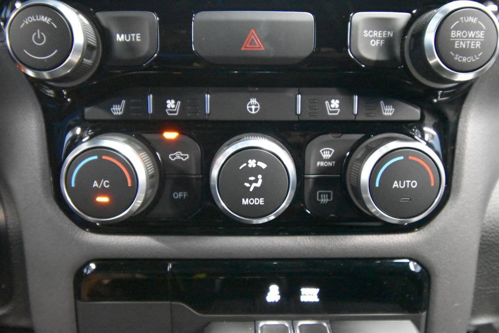 2024 RAM Ram 1500 Pickup Laramie - Photo 17