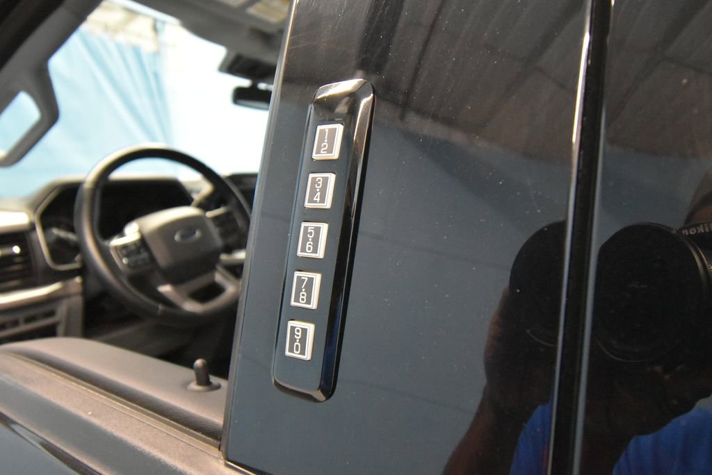 2022 Ford F-150 XLT photo 2