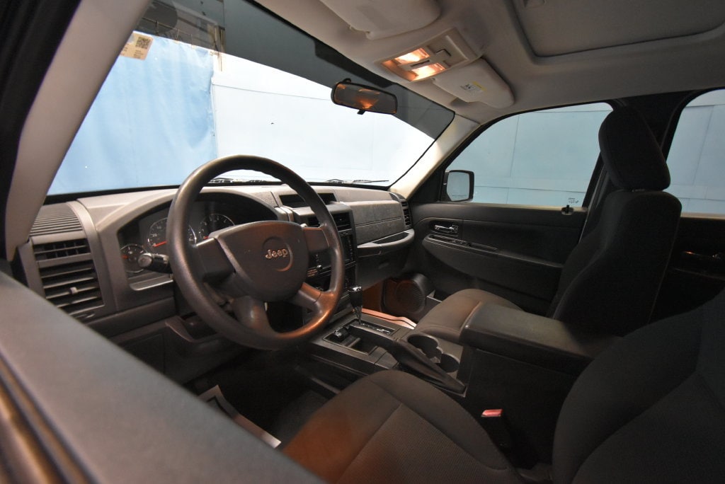 Used 2009 Jeep Liberty Sport with VIN 1J8GN28K29W553687 for sale in Evansville, IN