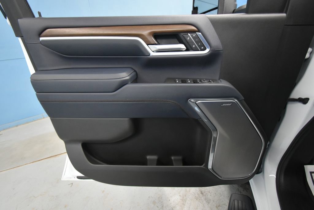 2025 Chevrolet Silverado 2500HD High Country photo 4