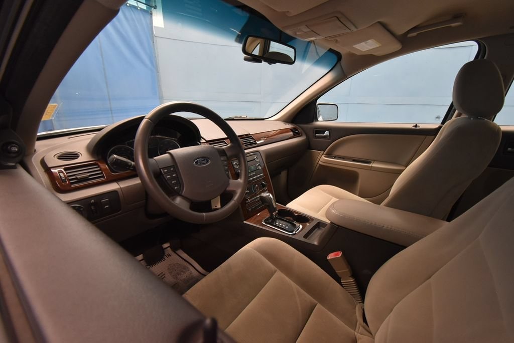 Used 2008 Ford Taurus SEL with VIN 1FAHP24W08G161904 for sale in Boonville, IN