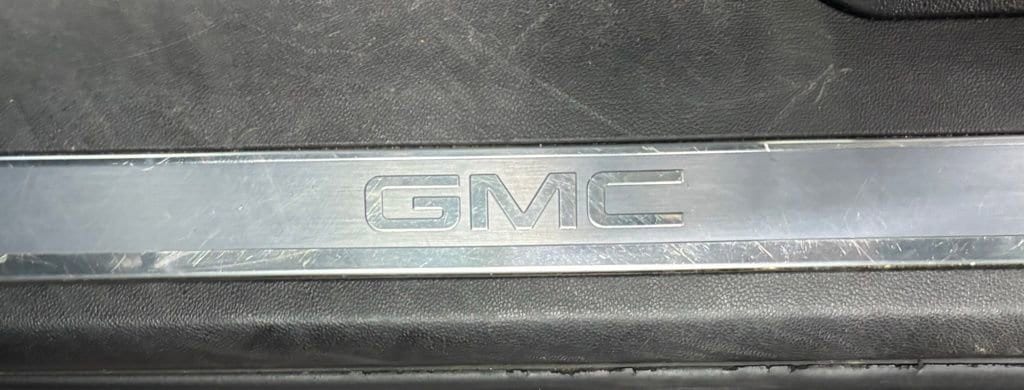 2023 GMC Yukon SLT - Photo 34