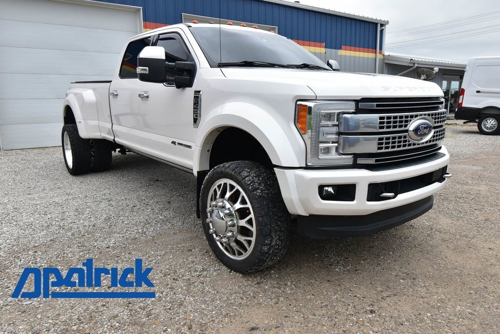 2017 Ford F-450 Platinum 4x4 Crew Cab 8' Box DRW's photo