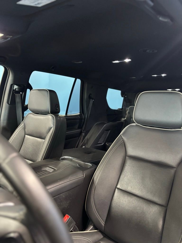 2023 GMC Yukon SLT - Photo 11