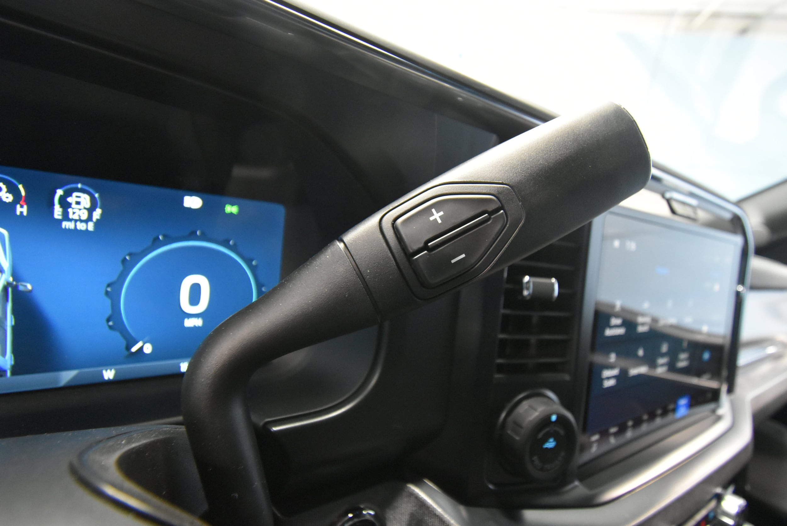 2025 Ford F-250 Super Duty Platinum - Photo 12
