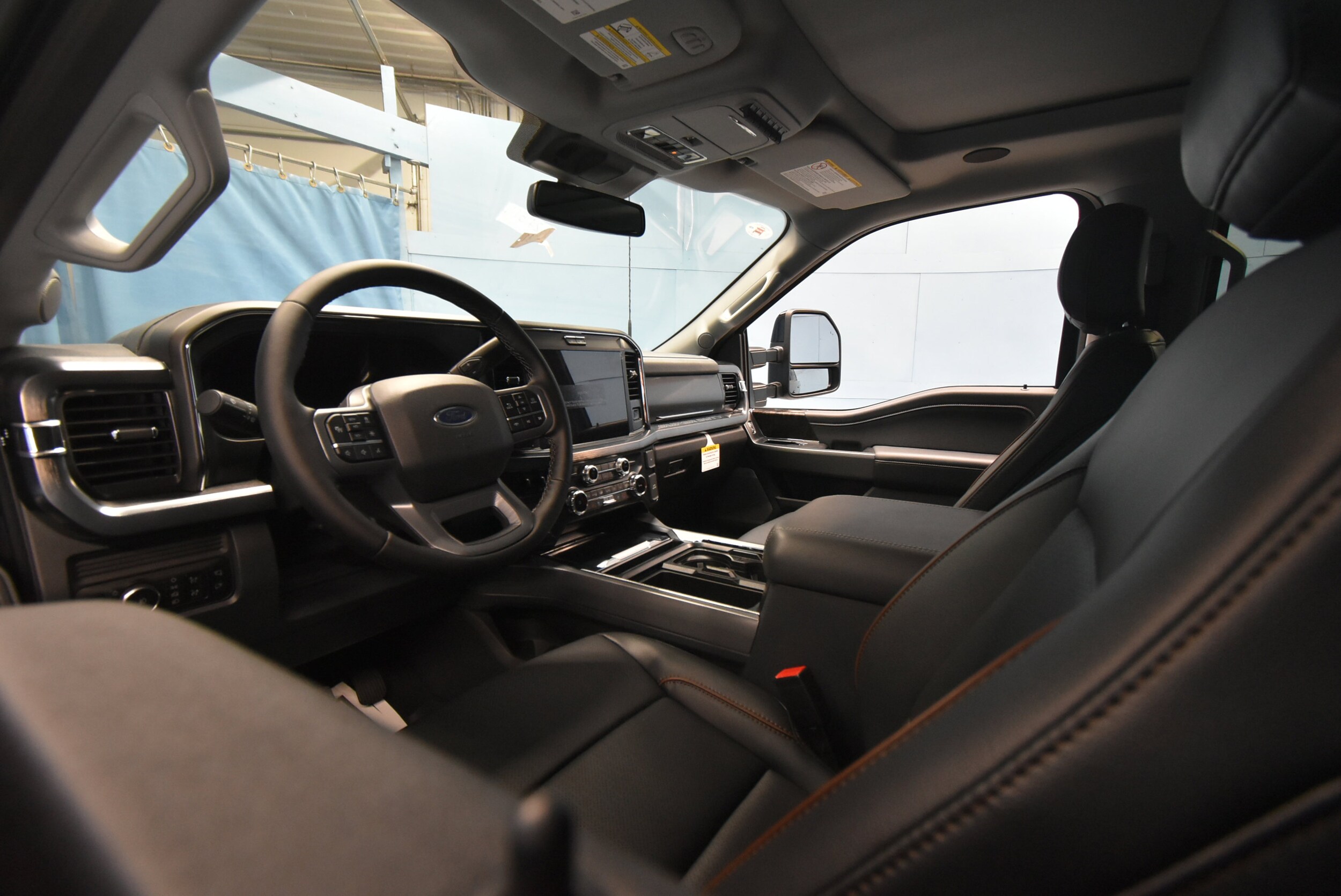 2025 Ford F-350 Lariat photo 3