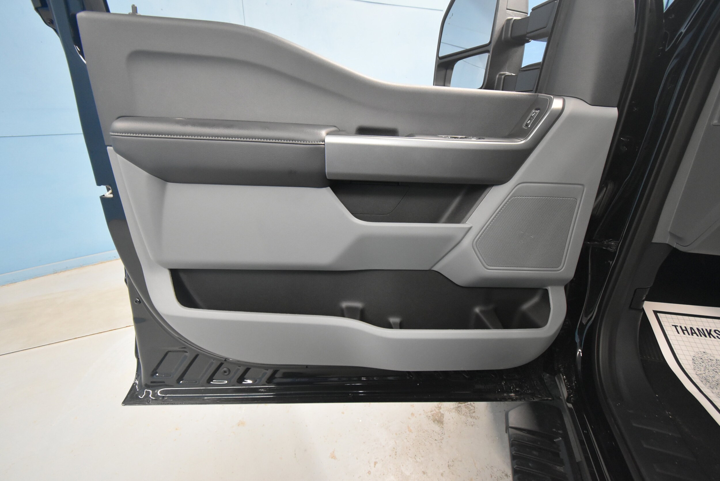 2025 Ford F-250 XL photo 3