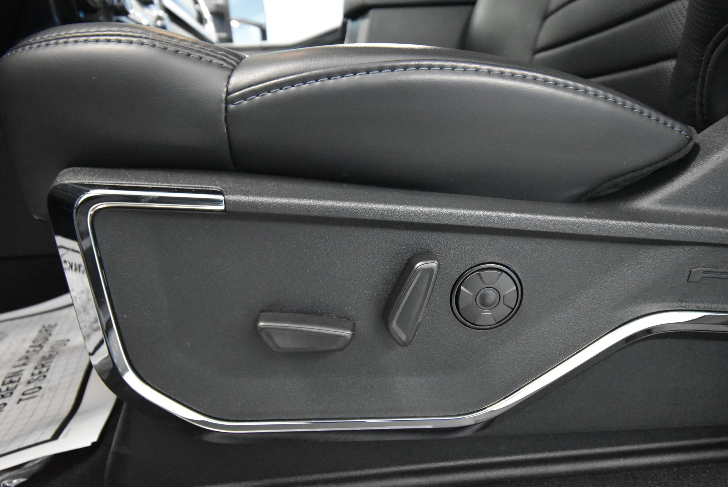 2025 Ford F-250 Super Duty Platinum - Photo 5