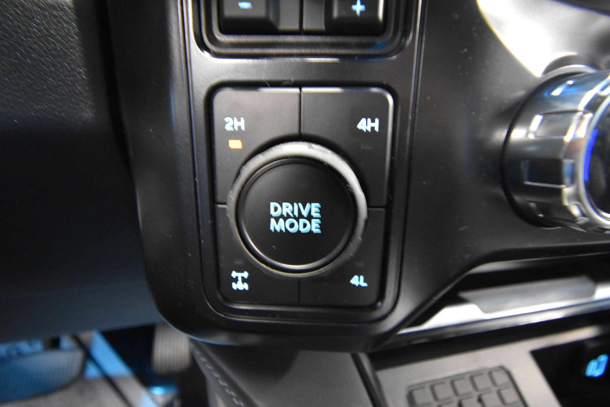 2025 Ford F-250 Super Duty Platinum - Photo 17