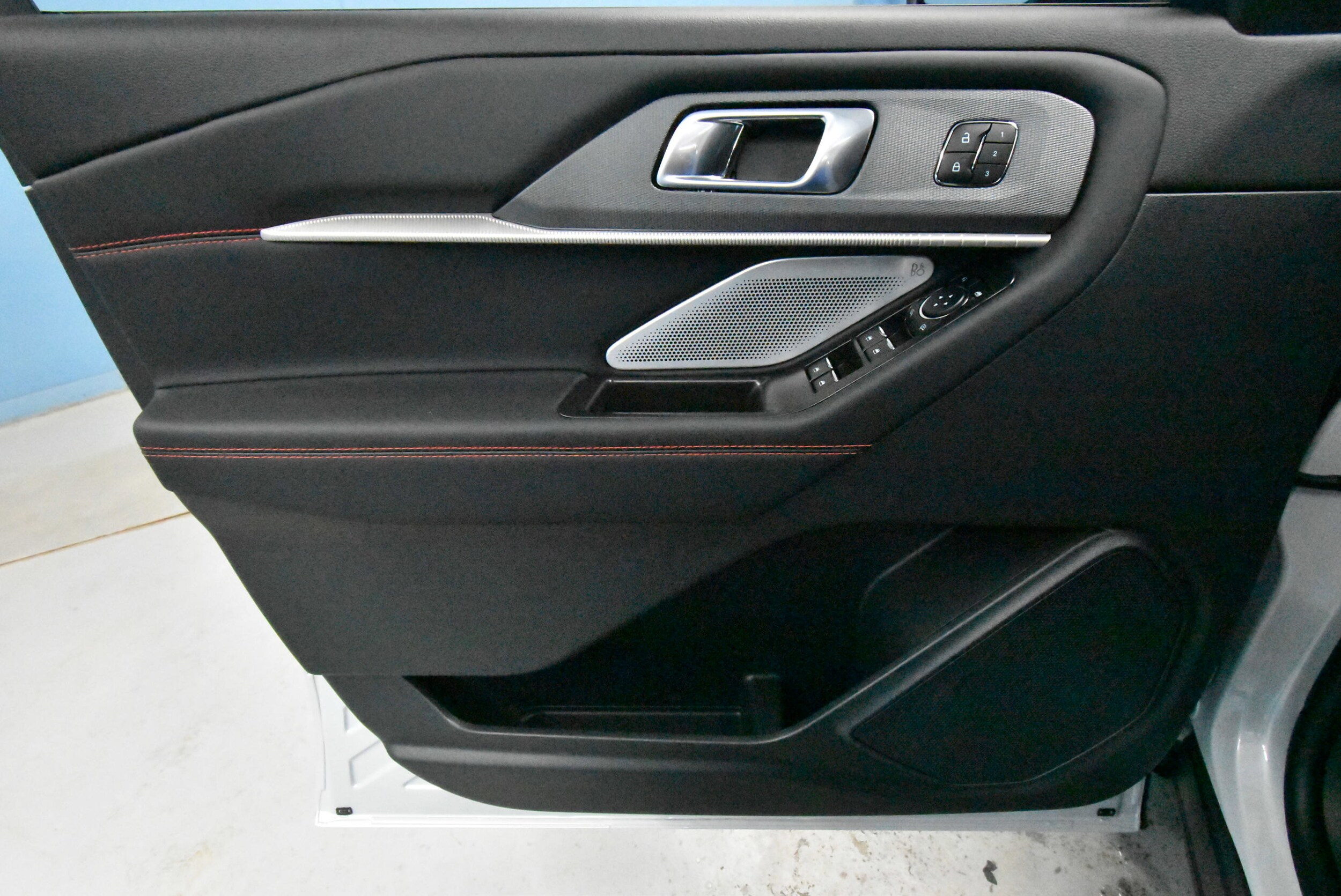 2026 Ford Explorer ST photo 4