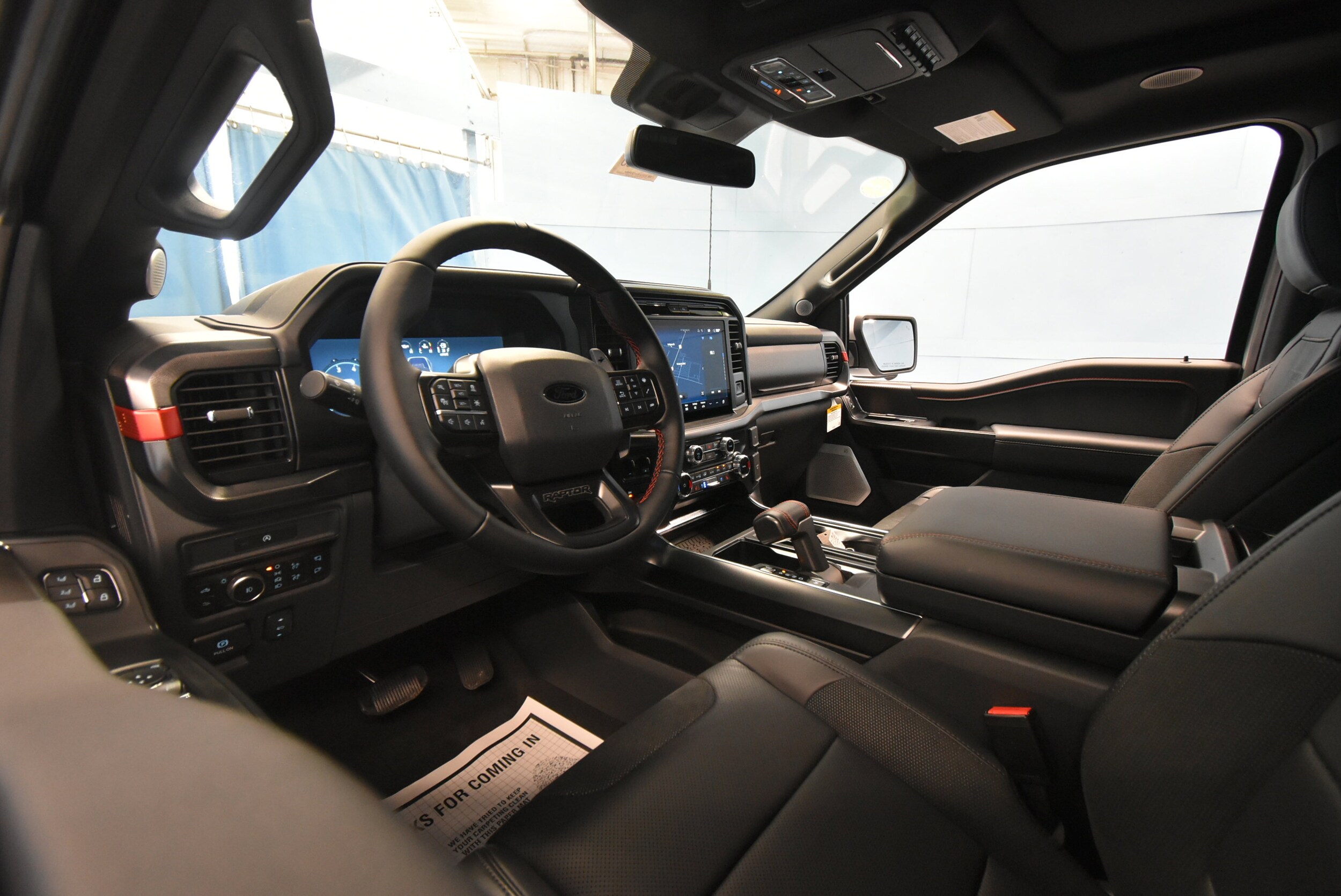 2025 Ford F-150 Raptor photo 2