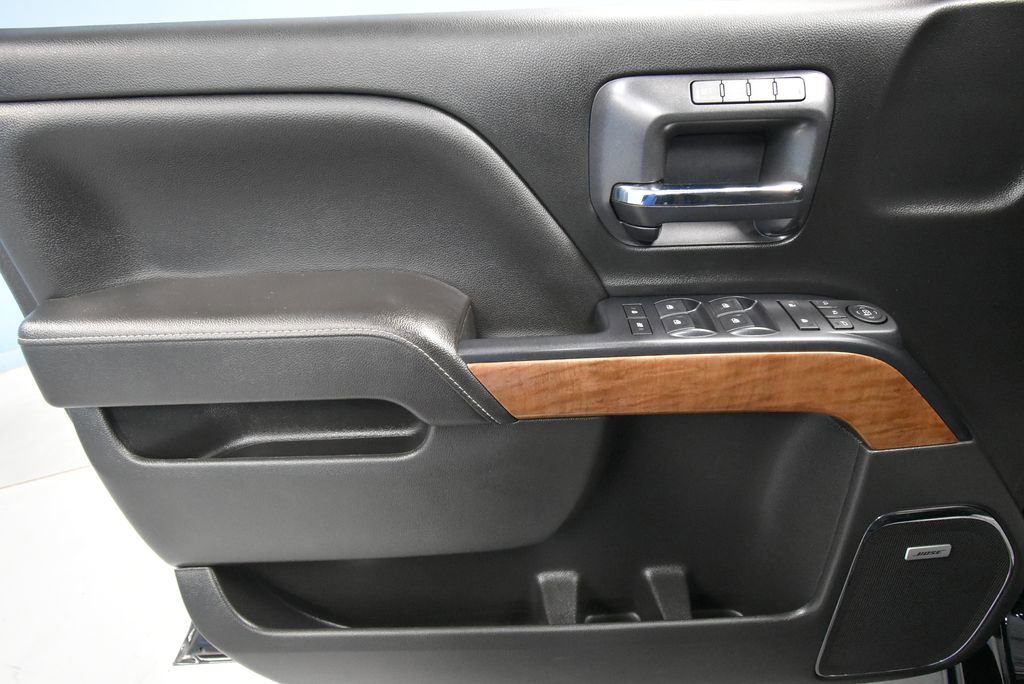 2018 Chevrolet Silverado 1500 LTZ photo 3