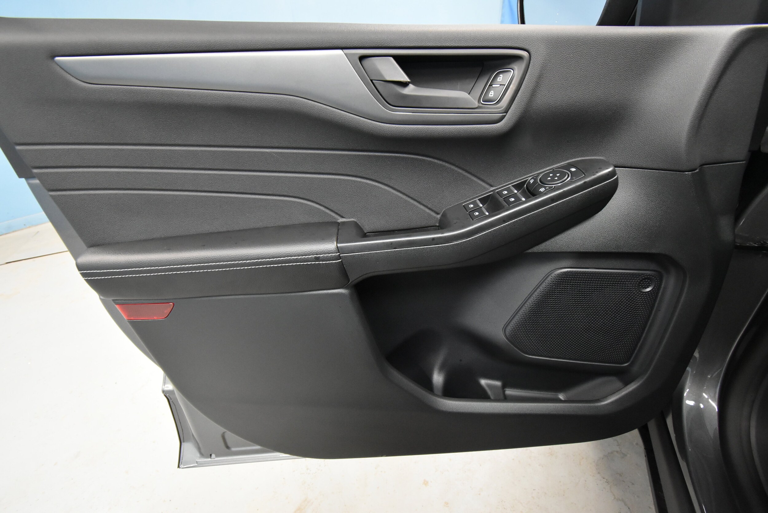 2025 Ford Escape Active photo 2
