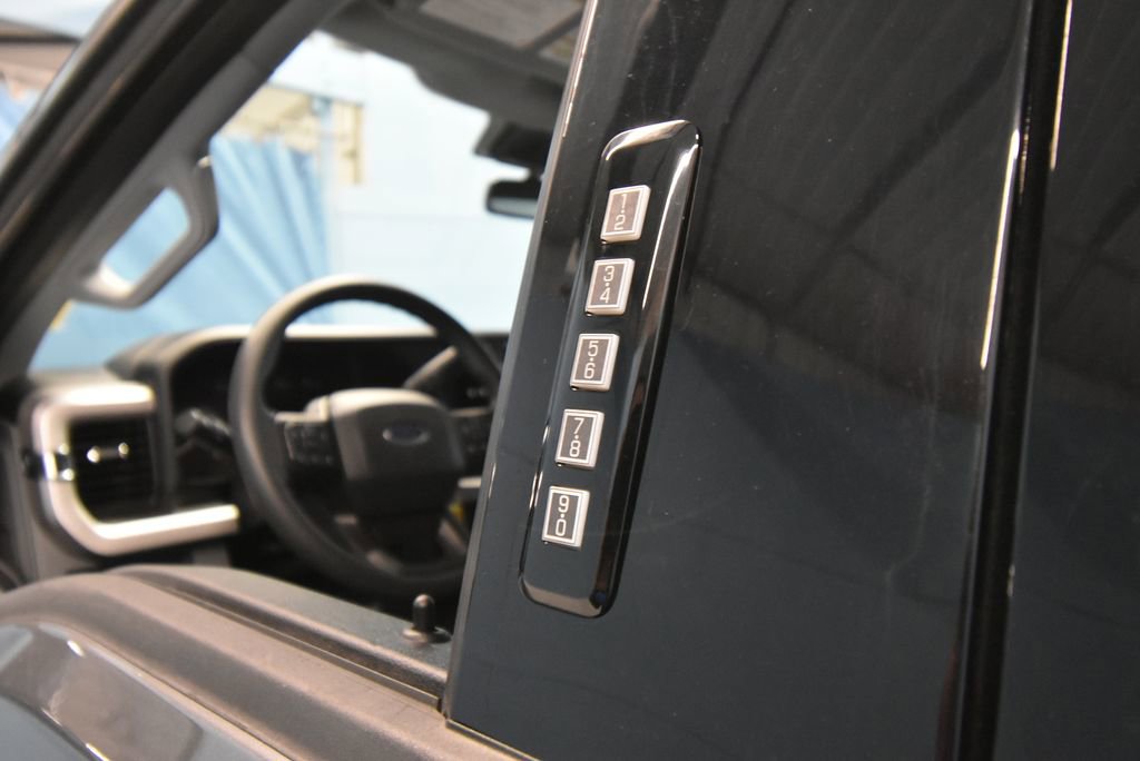 Used 2023 Ford F-250 Super Duty XLT with VIN 1FT8W2BT6PED30551 for sale in Boonville, IN