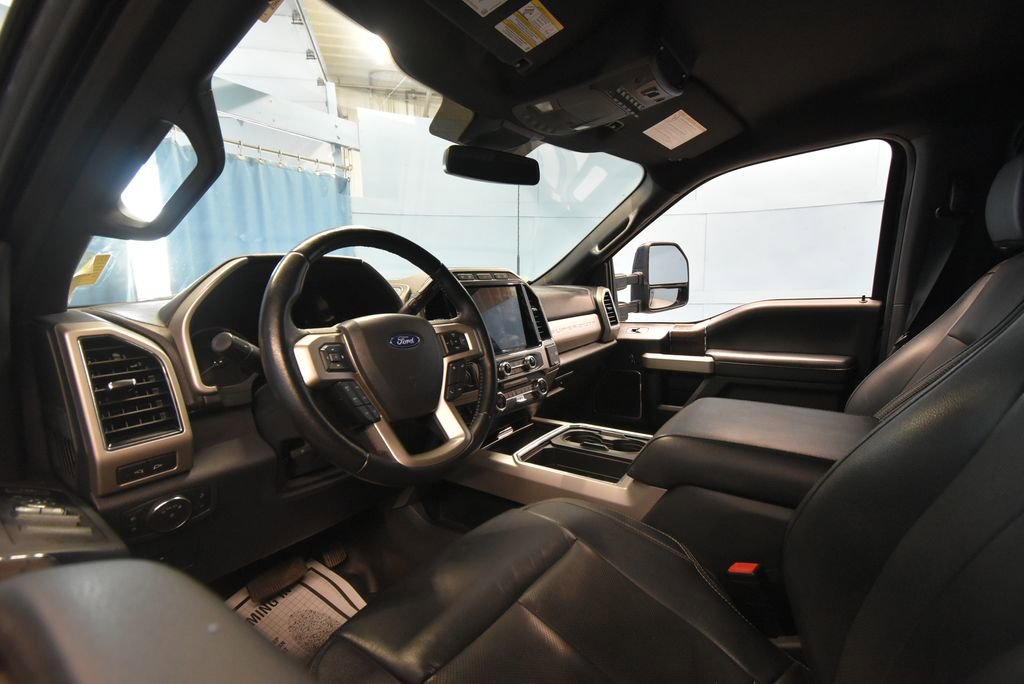 2022 Ford F-250 Lariat photo 2