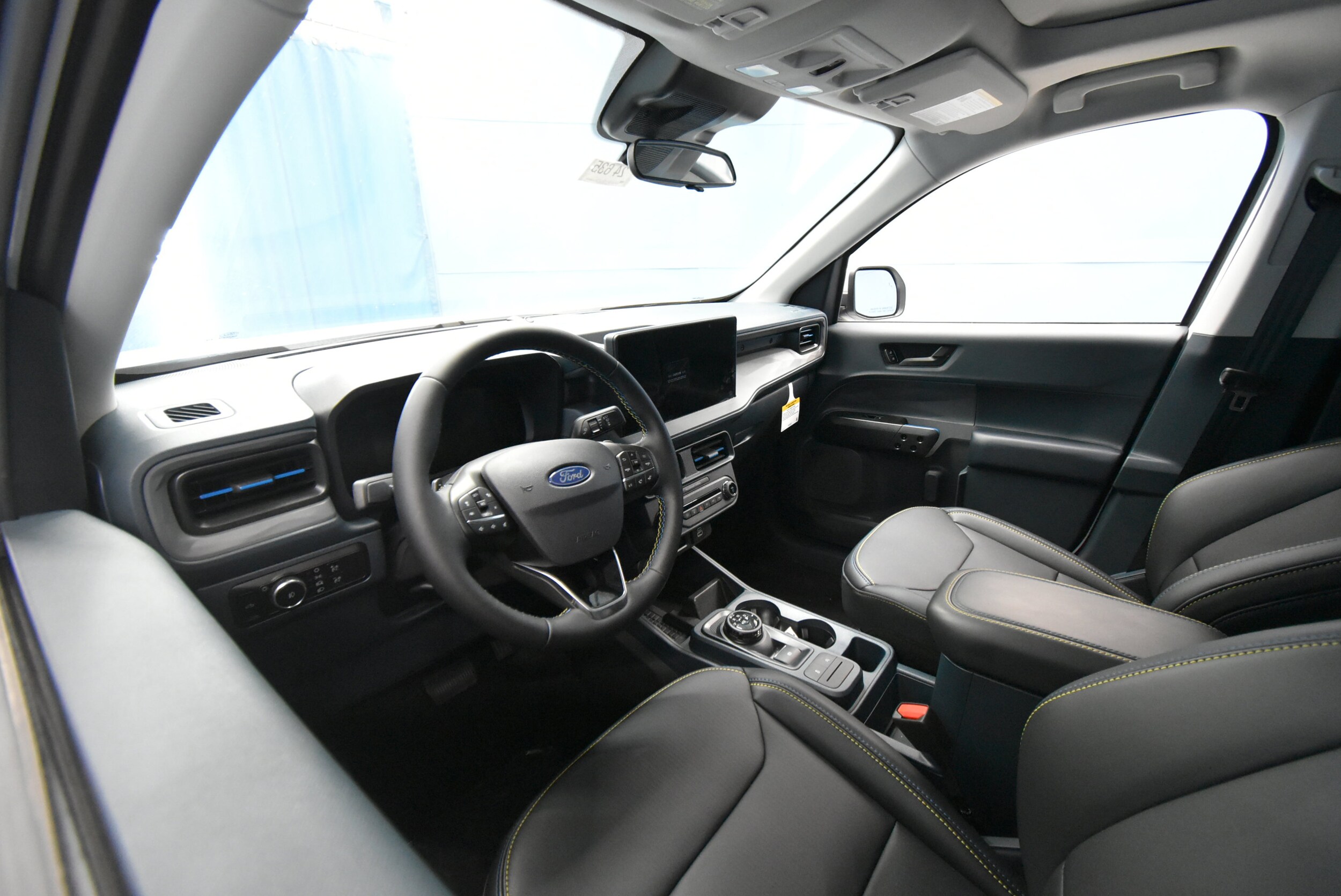 2025 Ford Maverick photo 2