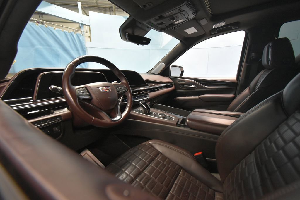 Used 2022 Cadillac Escalade Sport Platinum with VIN 1GYS4GKL9NR238326 for sale in Boonville, IN