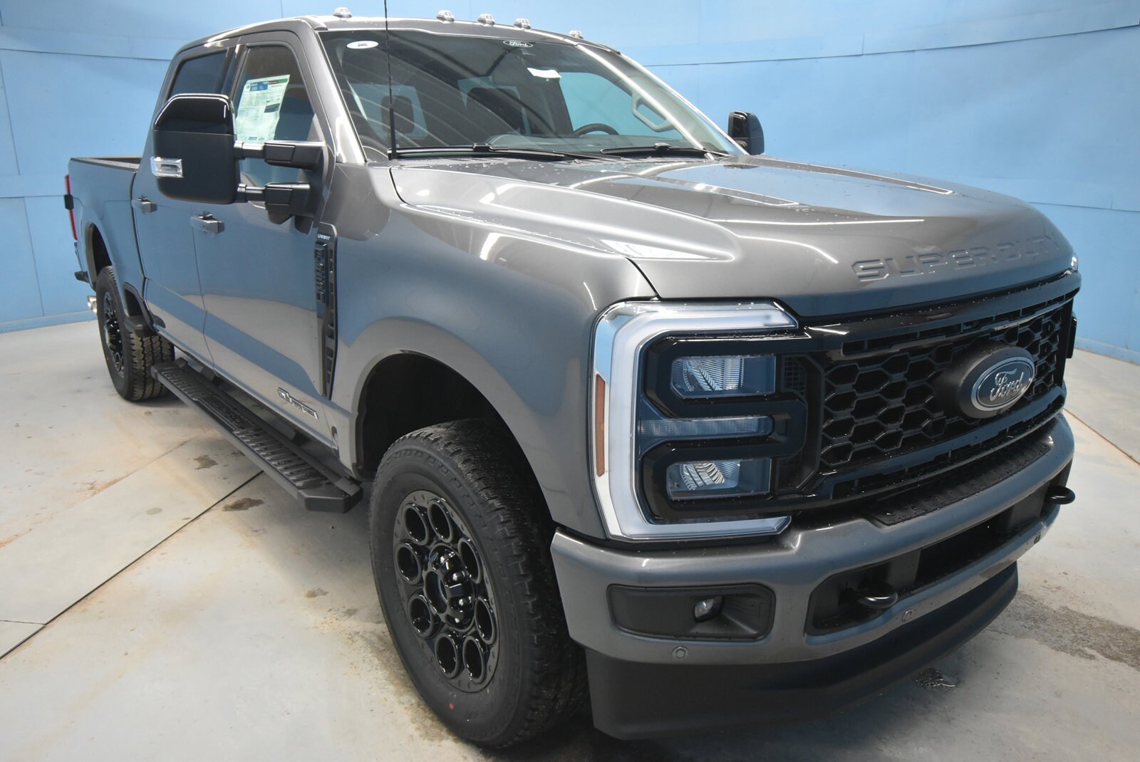 2025 Ford F-250 Lariat photo 2