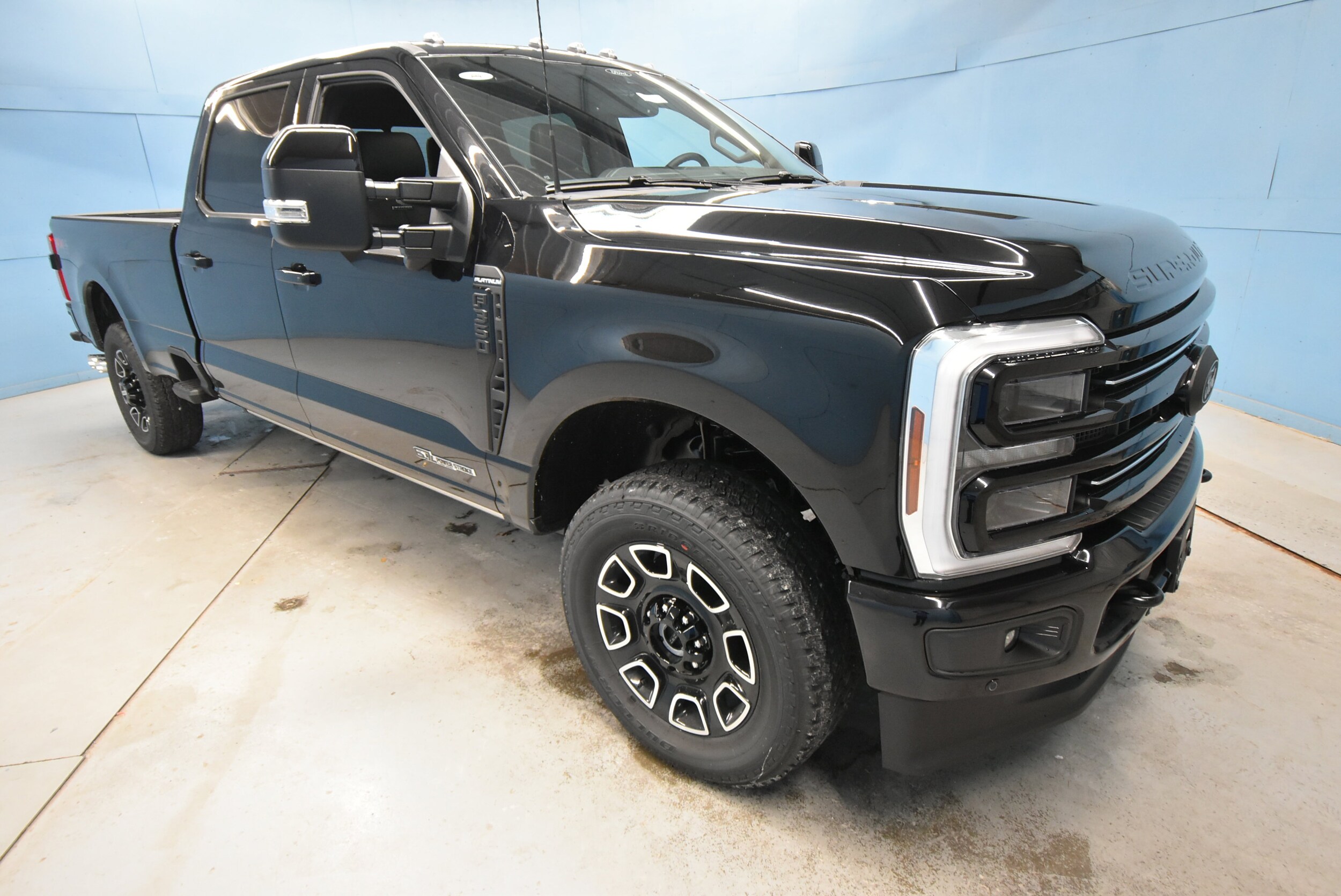 2026 Ford F-350 Platinum photo 2