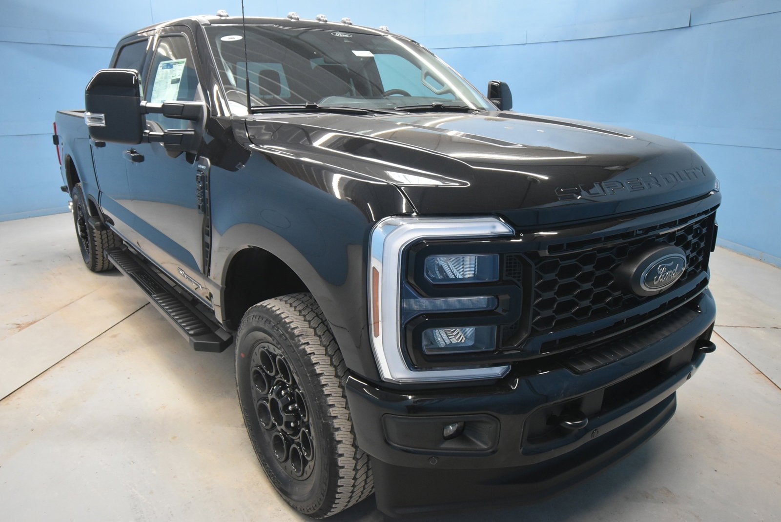 2025 Ford F-250 Super Duty Lariat's photo