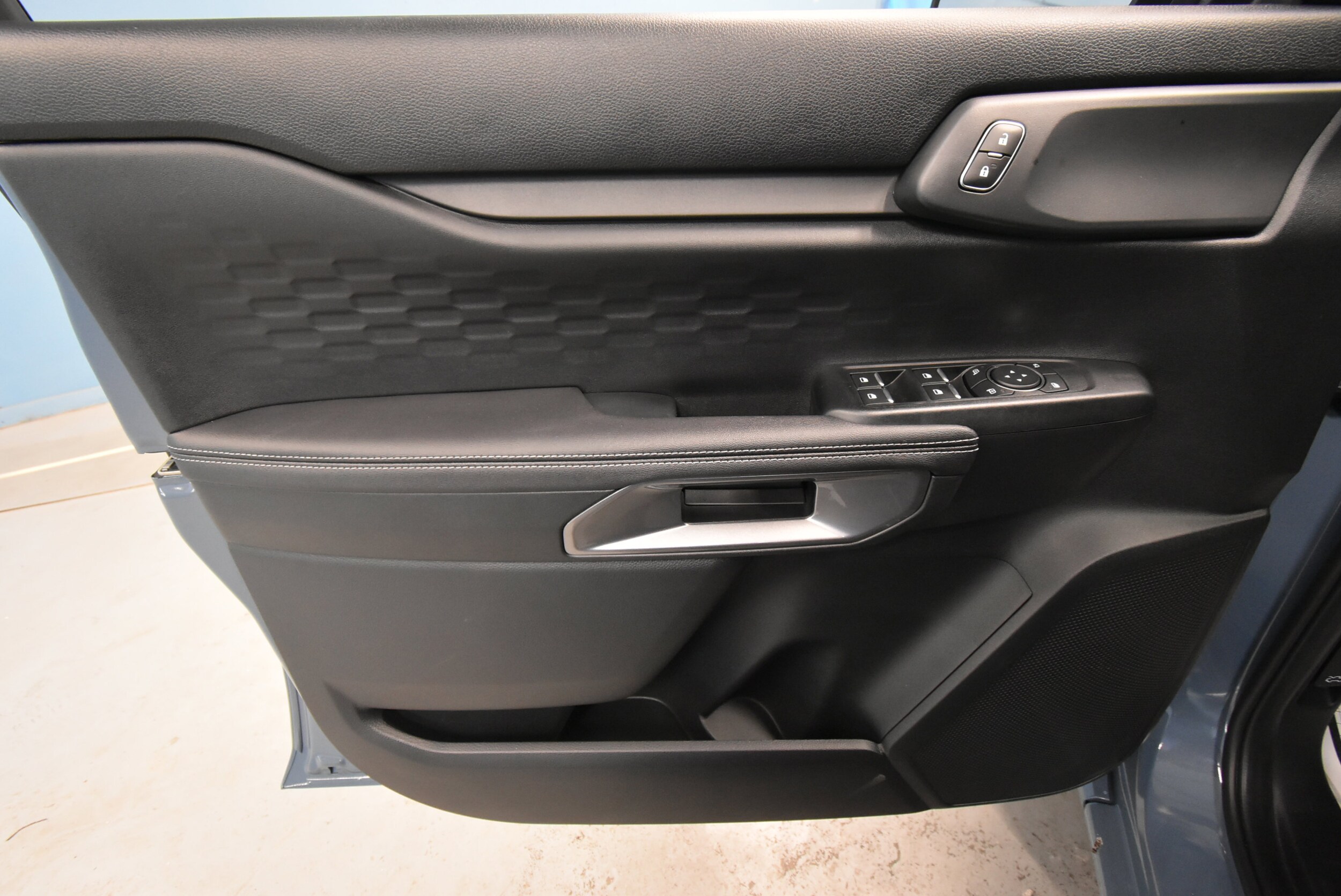 2025 Ford Ranger XLT photo 3