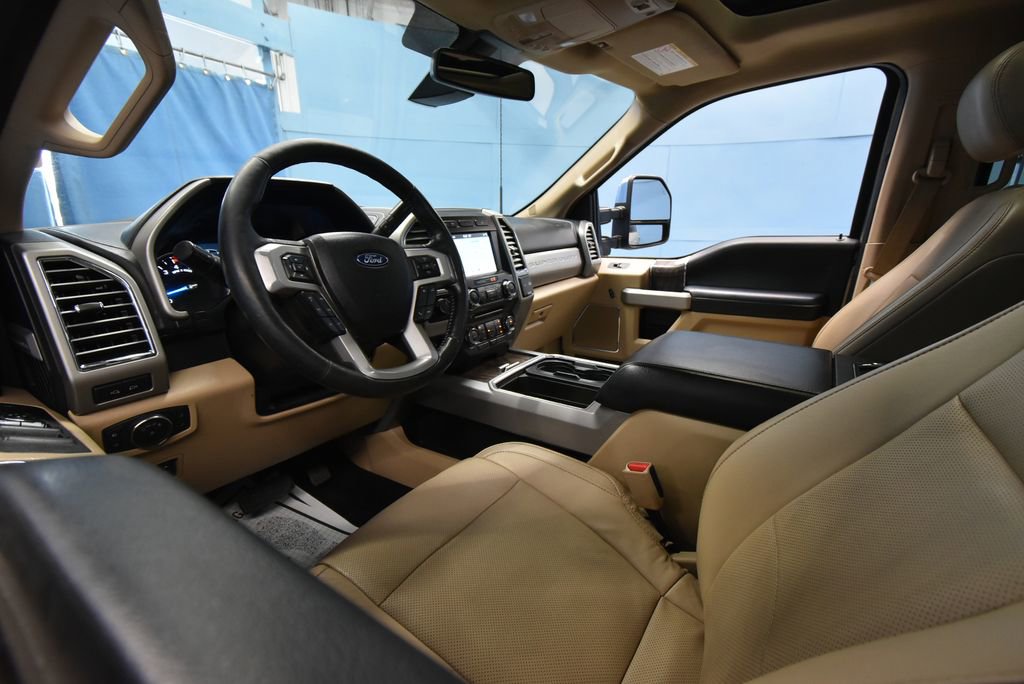 2017 Ford F-250 Lariat photo 2