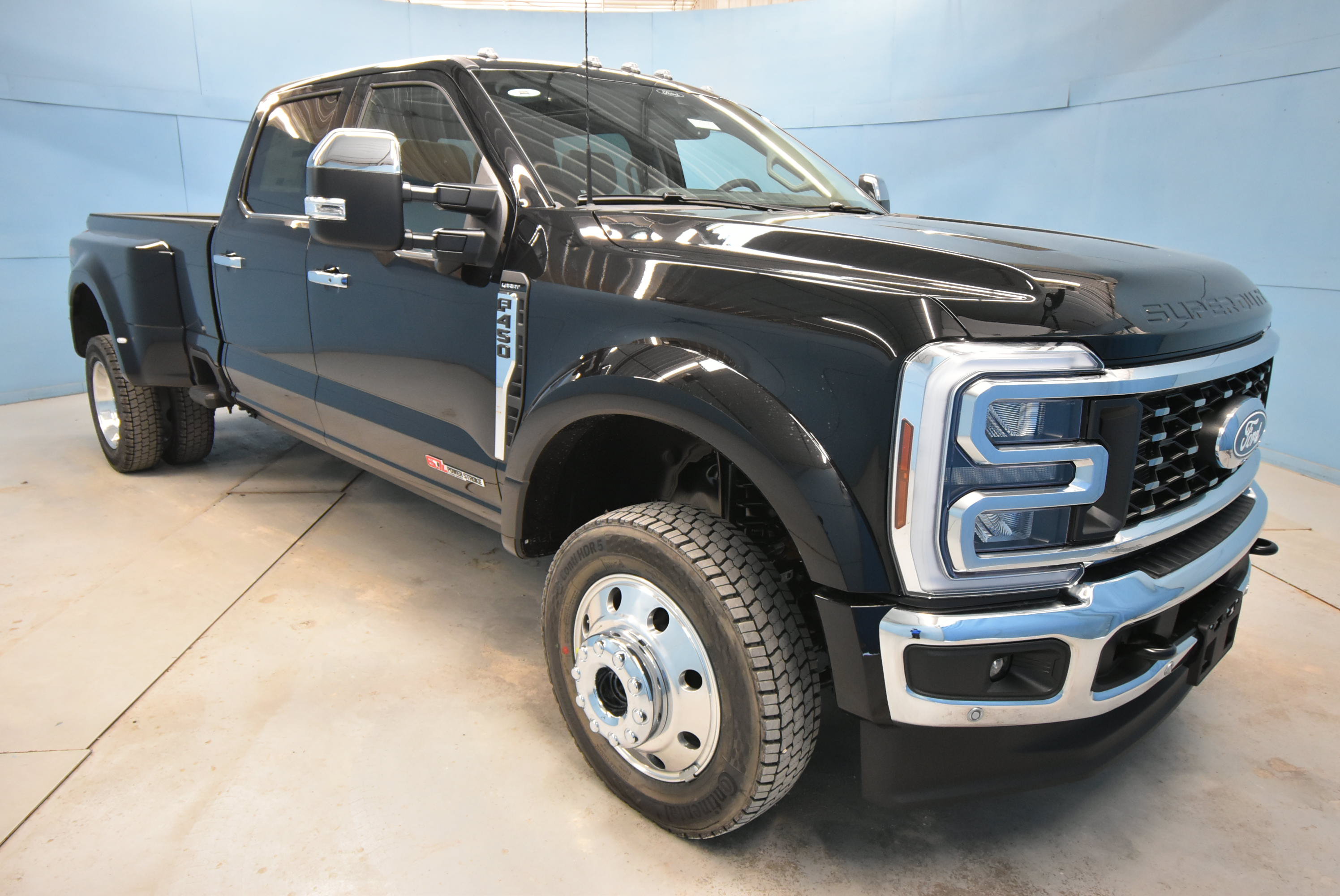 2027 Ford F-450 Lariat TRUCK