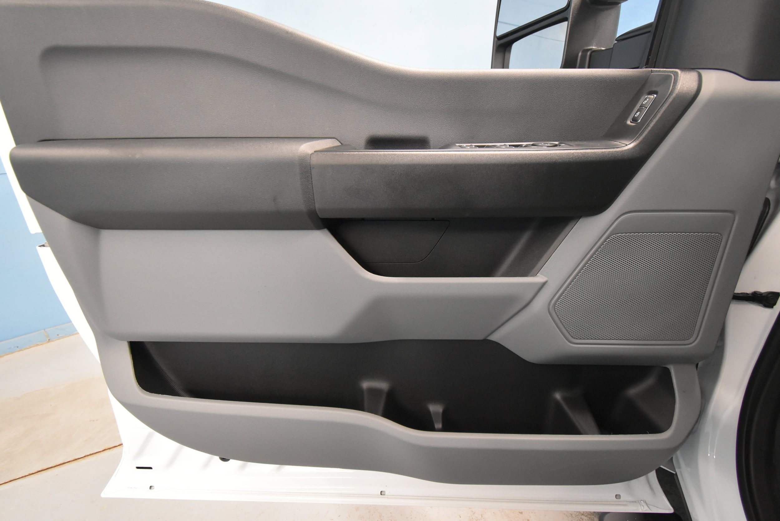 2025 Ford F-250 XL photo 3