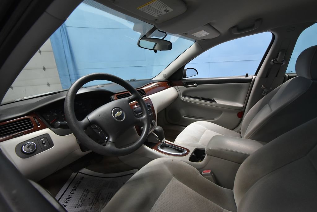 Used 2008 Chevrolet Impala LS with VIN 2G1WB58K281303832 for sale in Boonville, IN