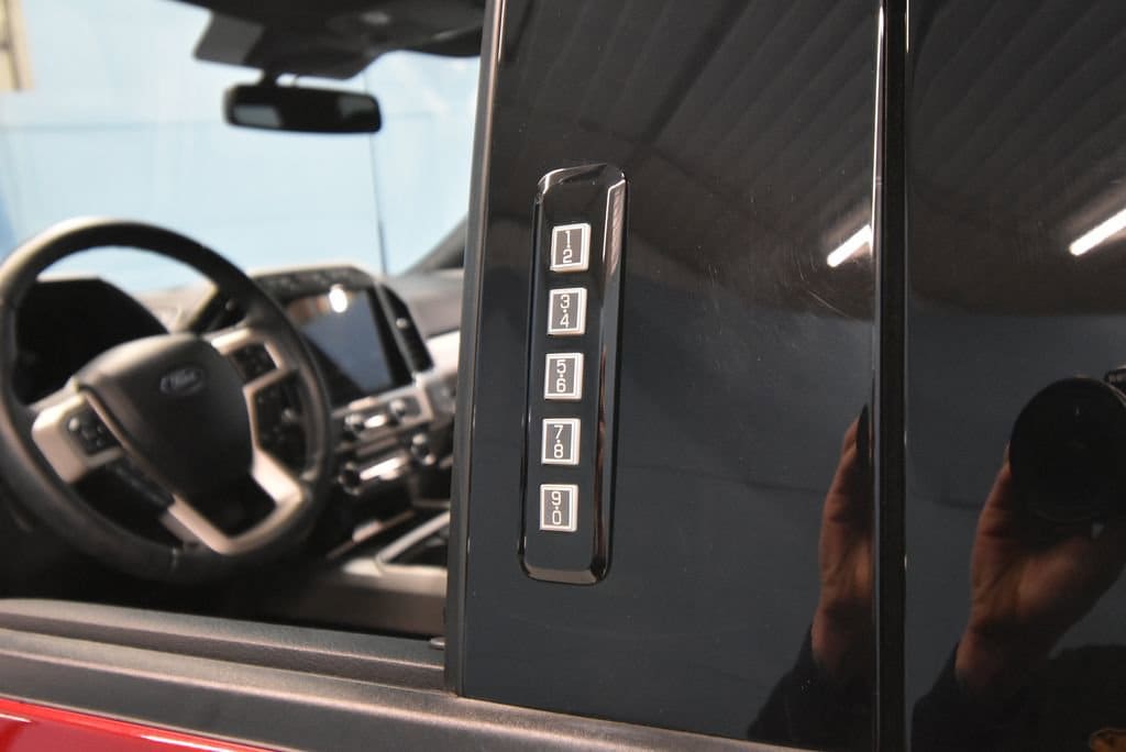 Used 2022 Ford F-250 Super Duty Lariat with VIN 1FT8W2BT5NEE56395 for sale in Boonville, IN