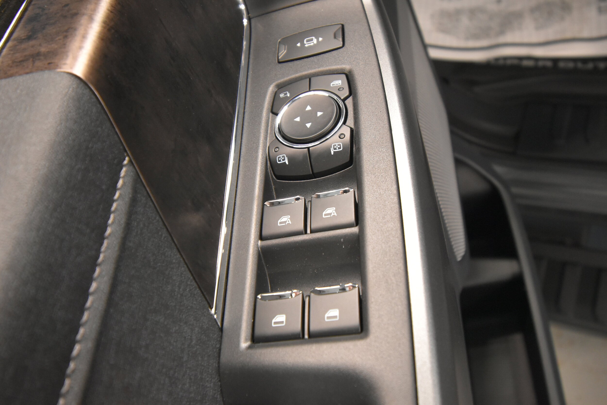2025 Ford F-350 Lariat photo 5