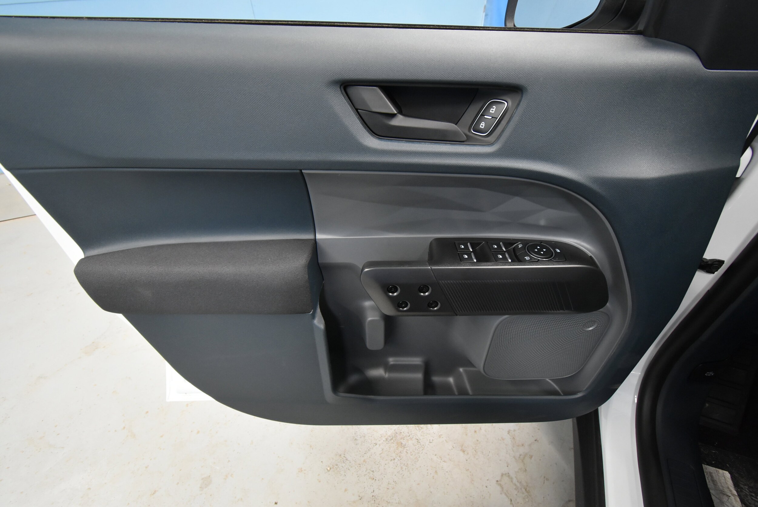 2025 Ford Maverick XL photo 3