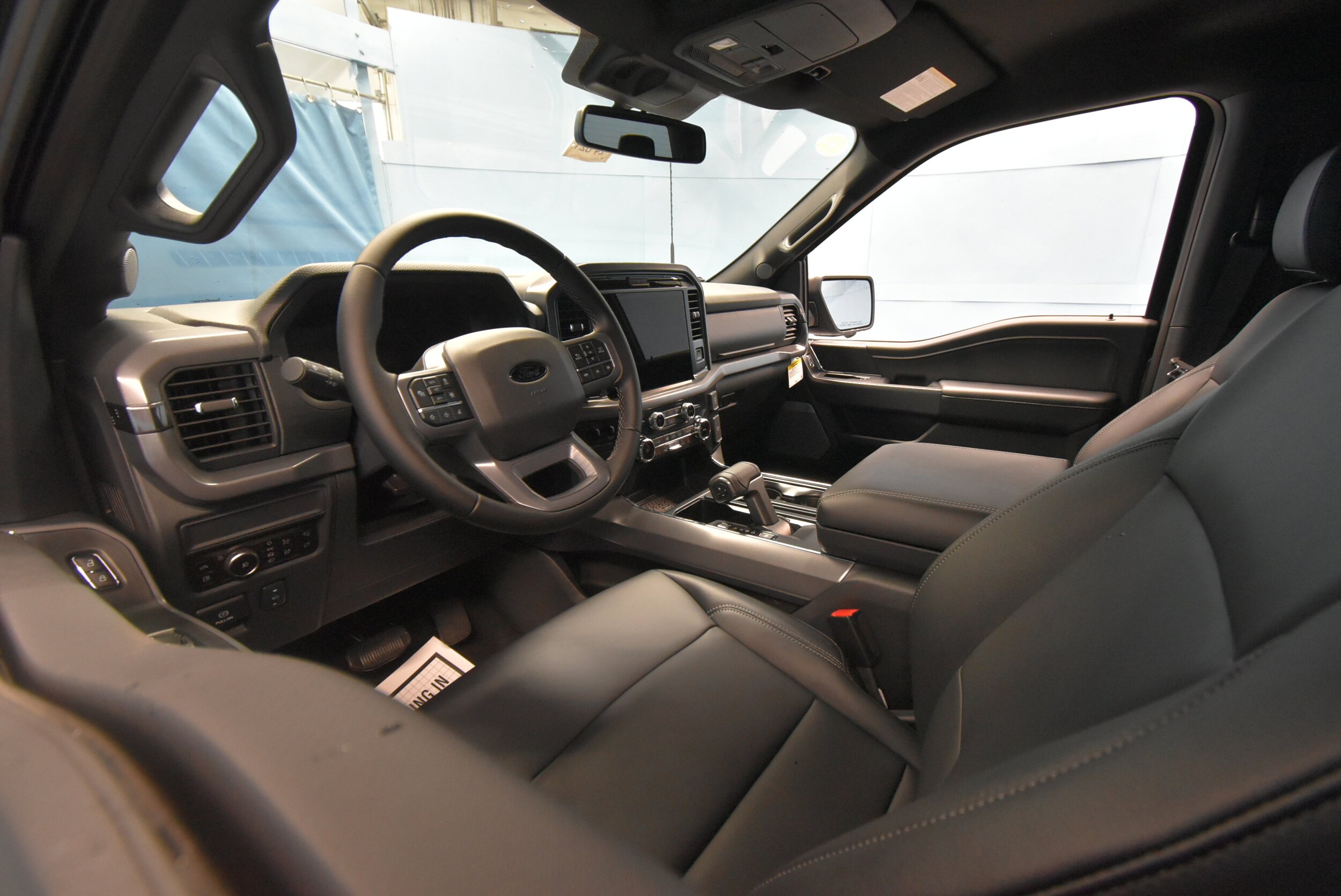 2025 Ford F-150 XLT photo 2