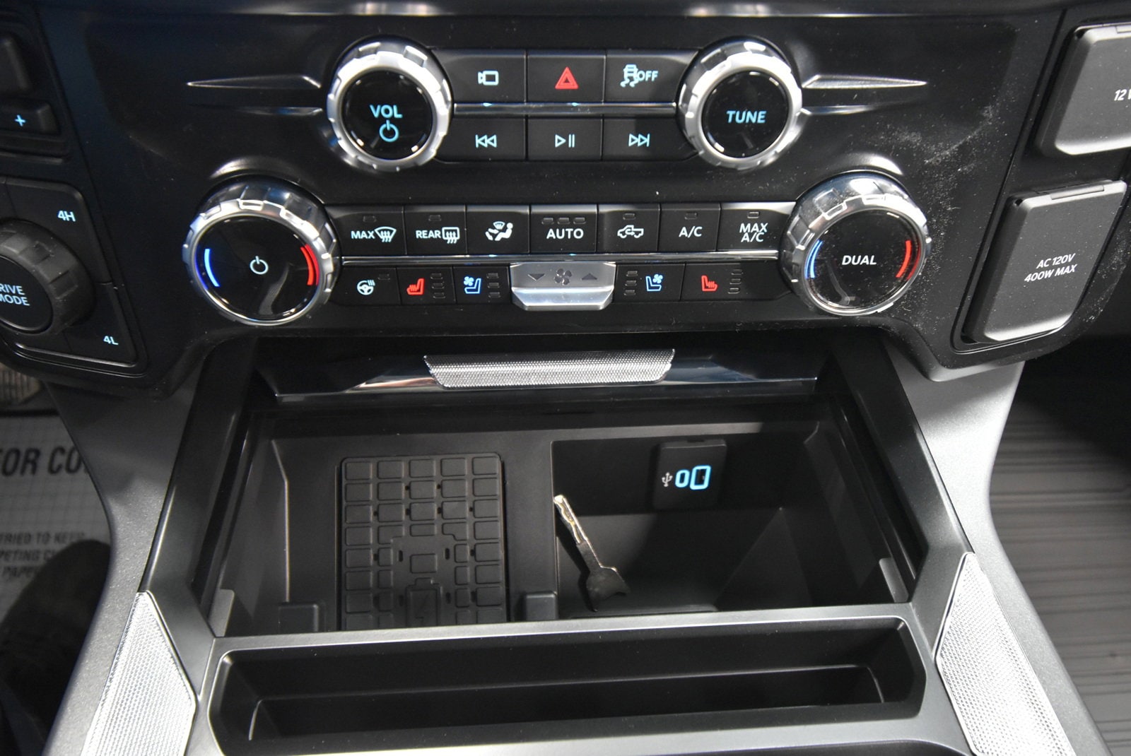 2025 Ford F-250 Super Duty Lariat - Photo 13