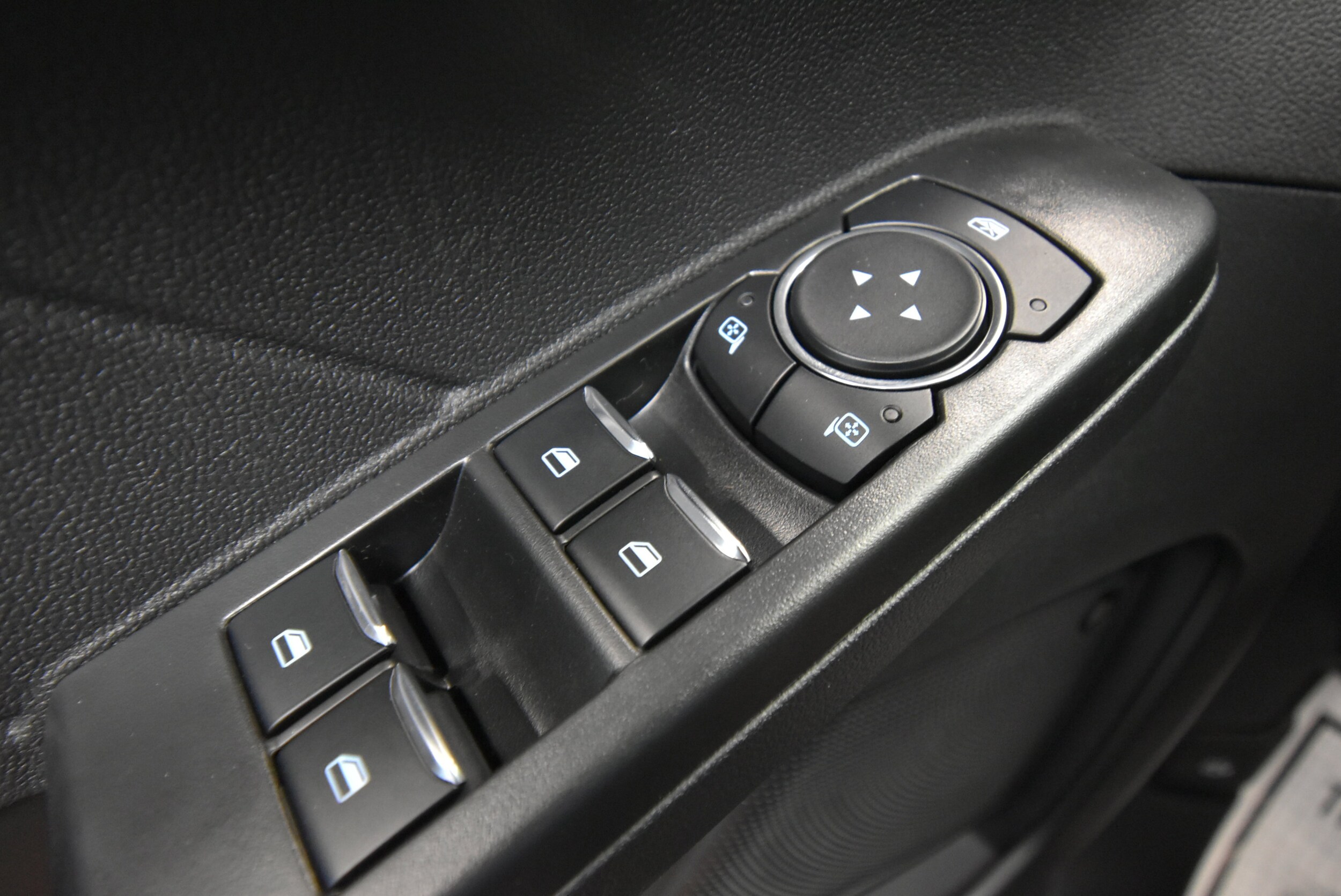 2025 Ford Escape Platinum photo 4