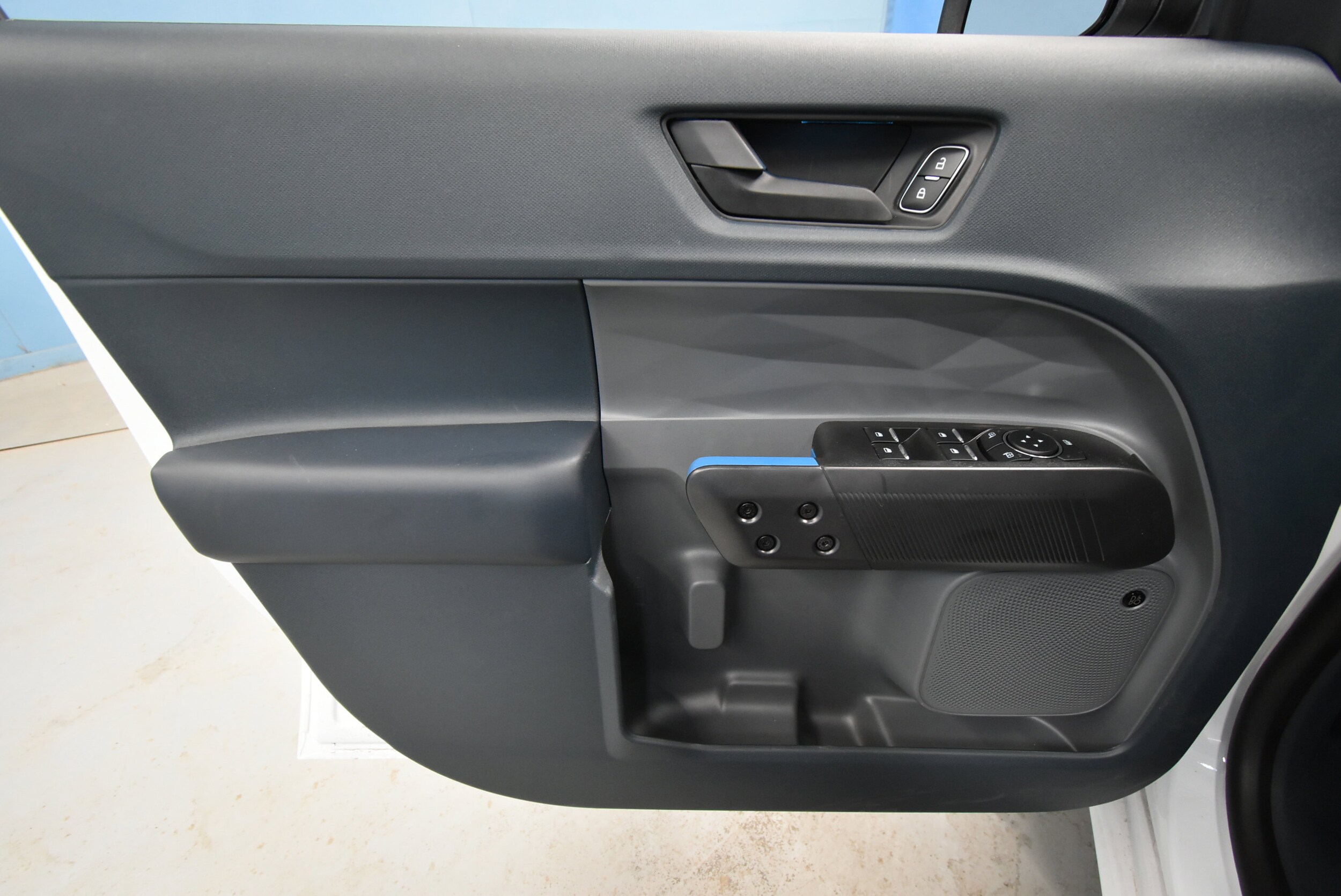 2025 Ford Maverick photo 3