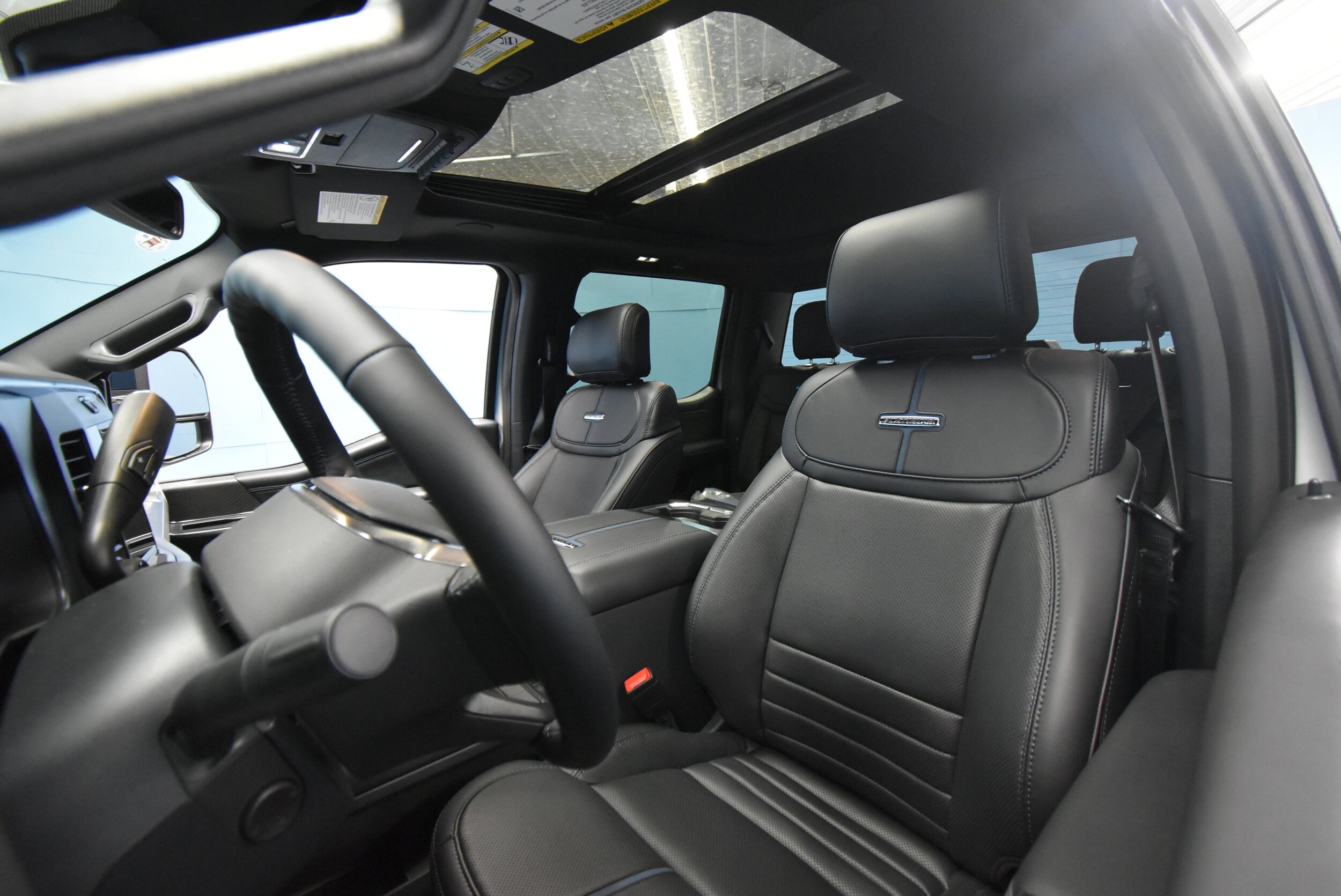 2025 Ford F-250 Super Duty Platinum - Photo 23