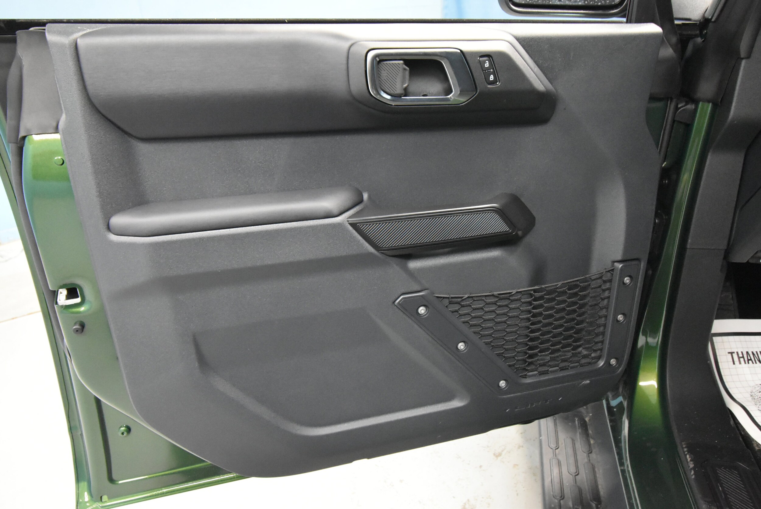 2025 Ford Bronco Outer Banks photo 3