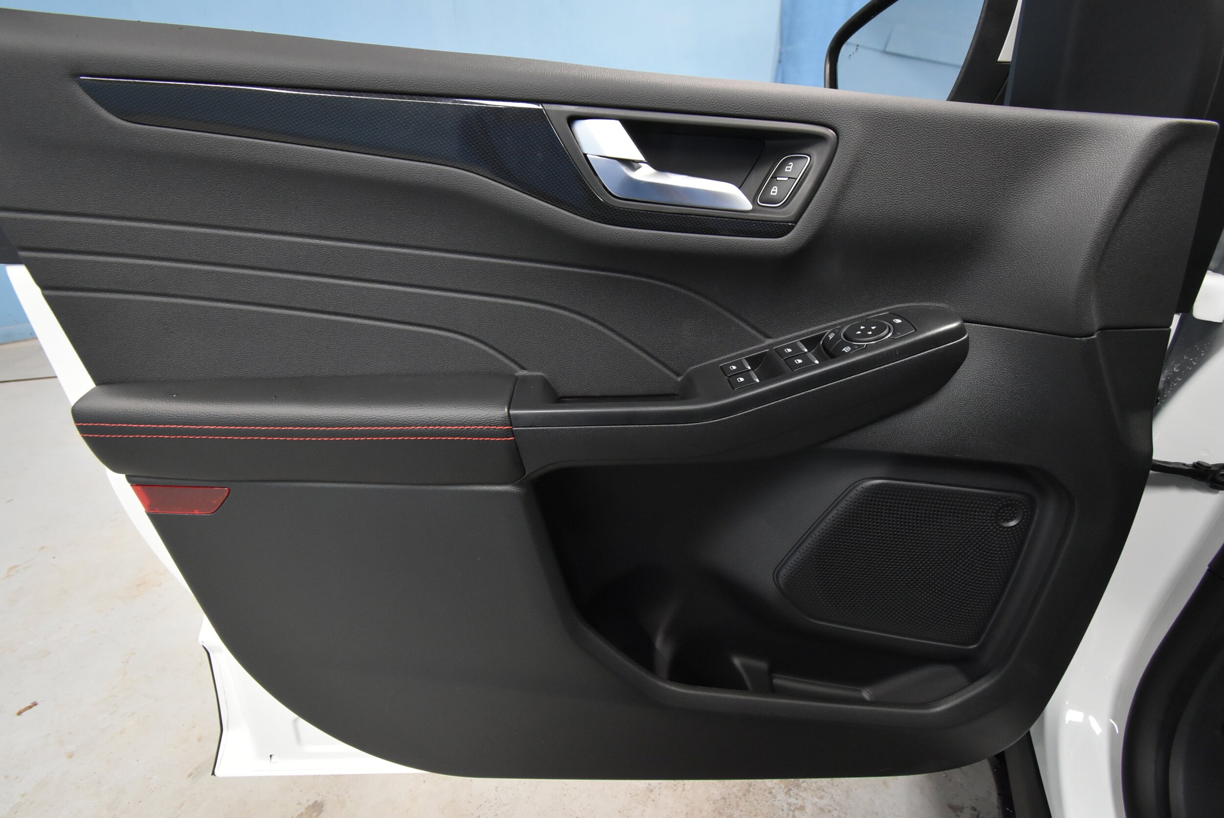 2026 Ford Escape ST-Line Select photo 3