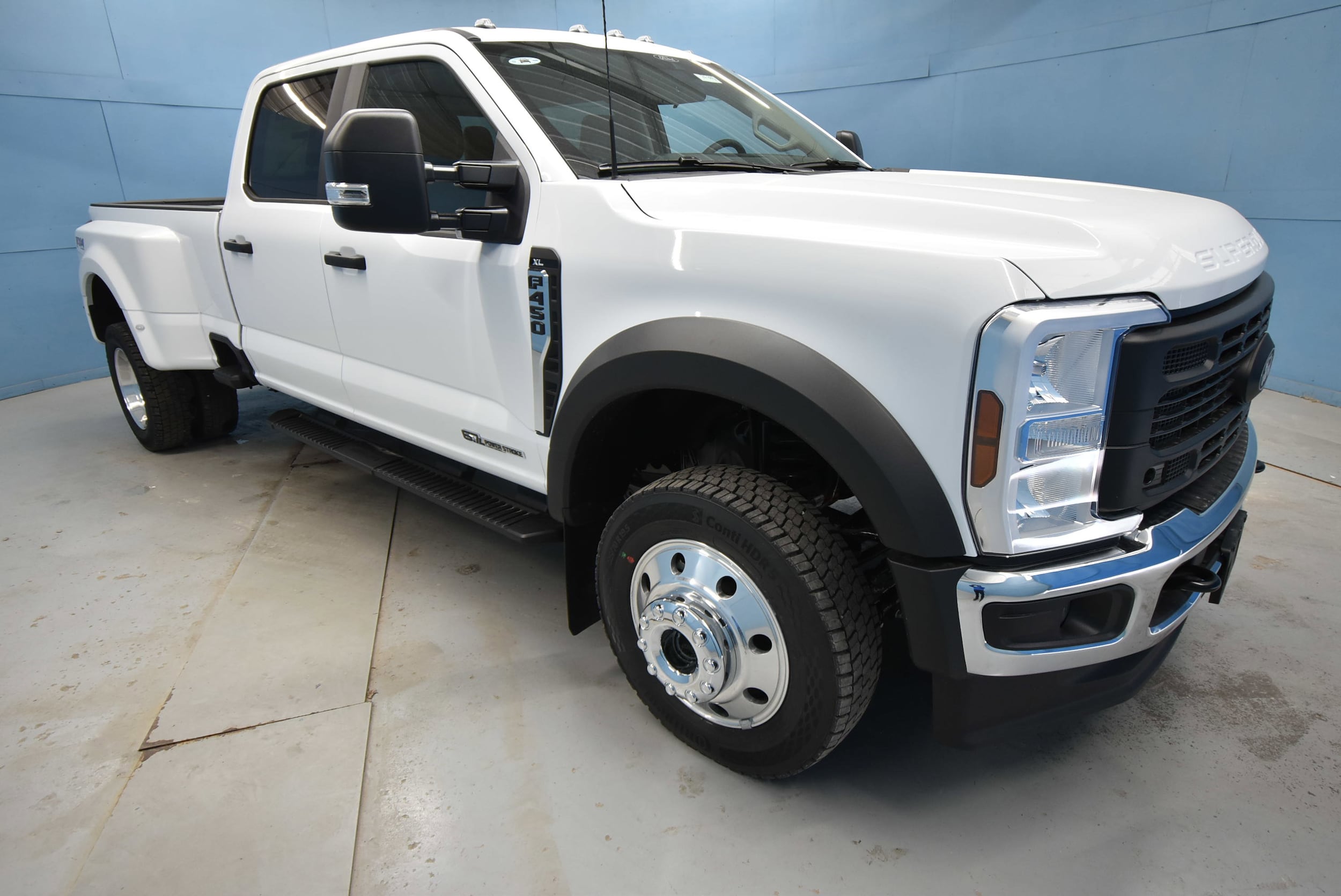 2026 Ford F-450 XL 4x4 Crew Cab 8' Box DRW's photo